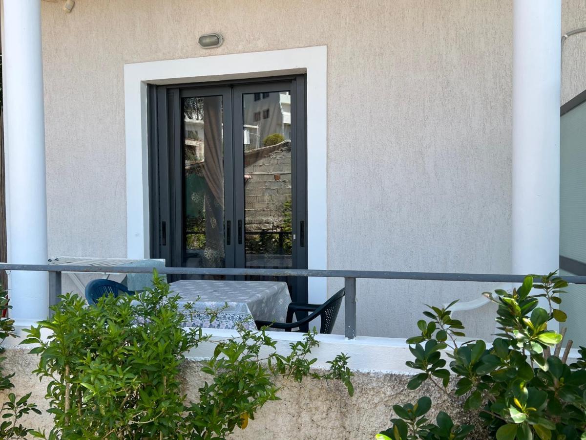 Appartamento Ion Sea View Ksamil Esterno foto