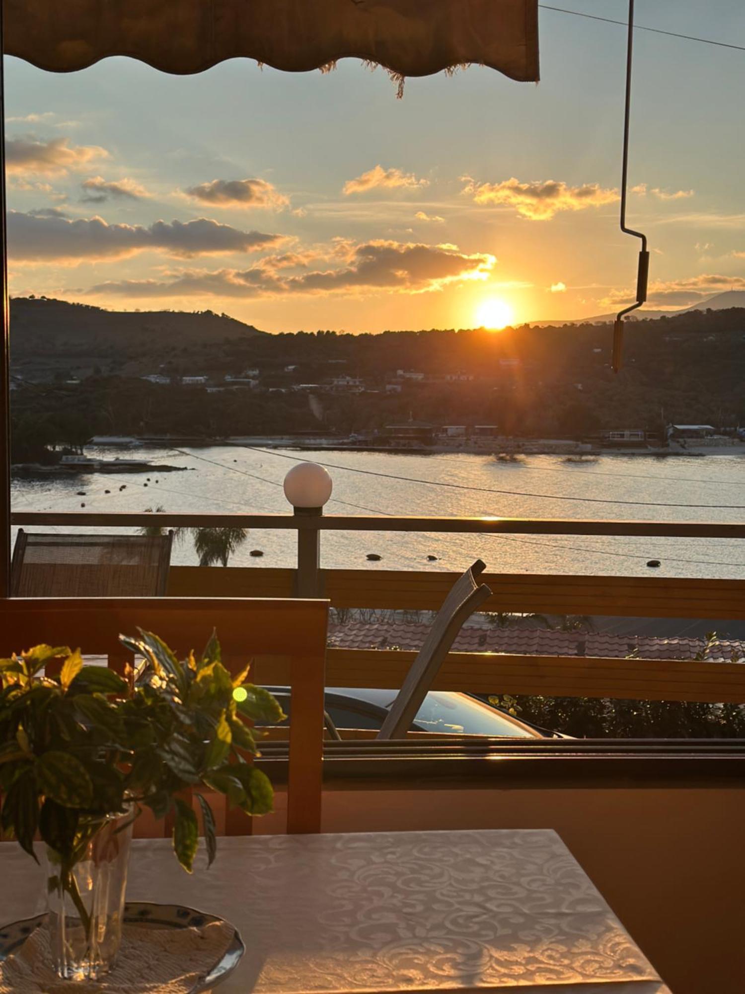 Appartamento Ion Sea View Ksamil Esterno foto